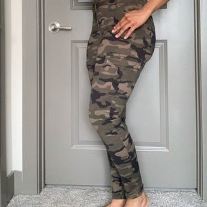 Army camouflage pattern stretchy jeans